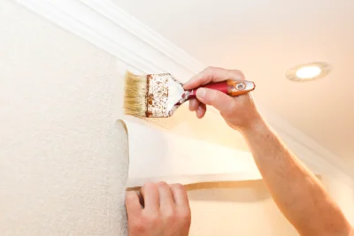 Pose de papier peint à Clérey — revêtements muraux et toiles de verre